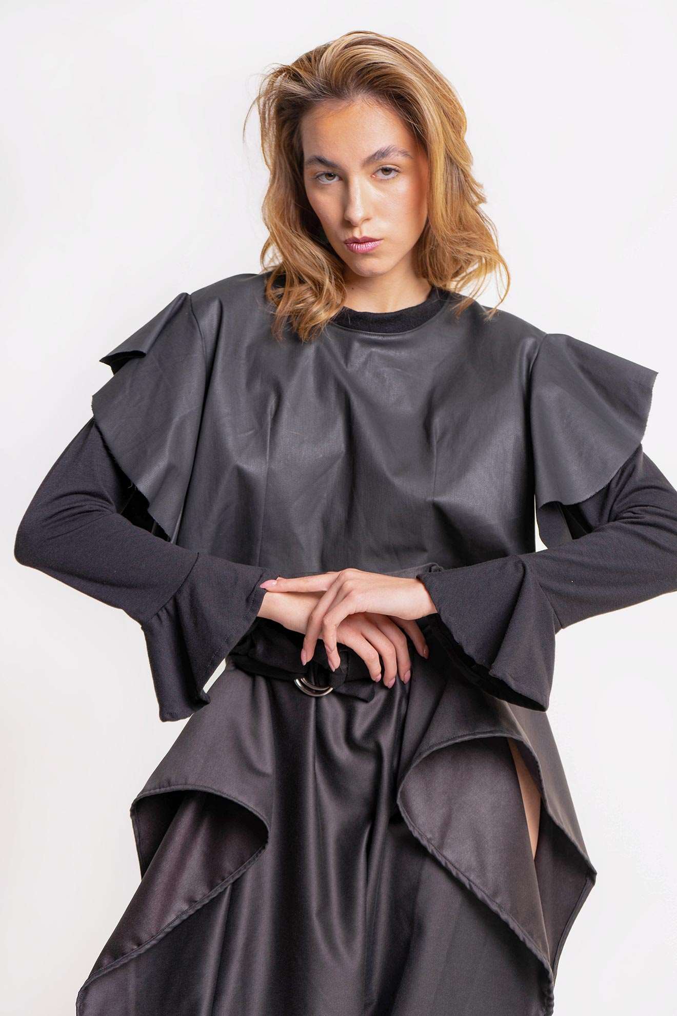 CROP TOP SIN ESPALDA Y OLANES - NAKED BOUTIQUE