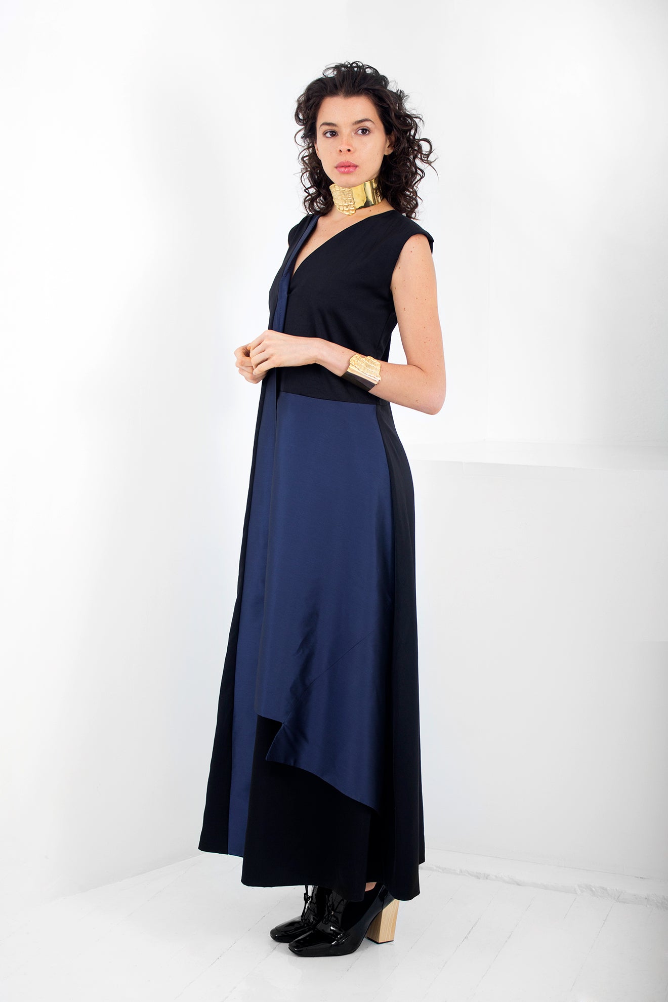 ASYMMETRICAL V DRESS
