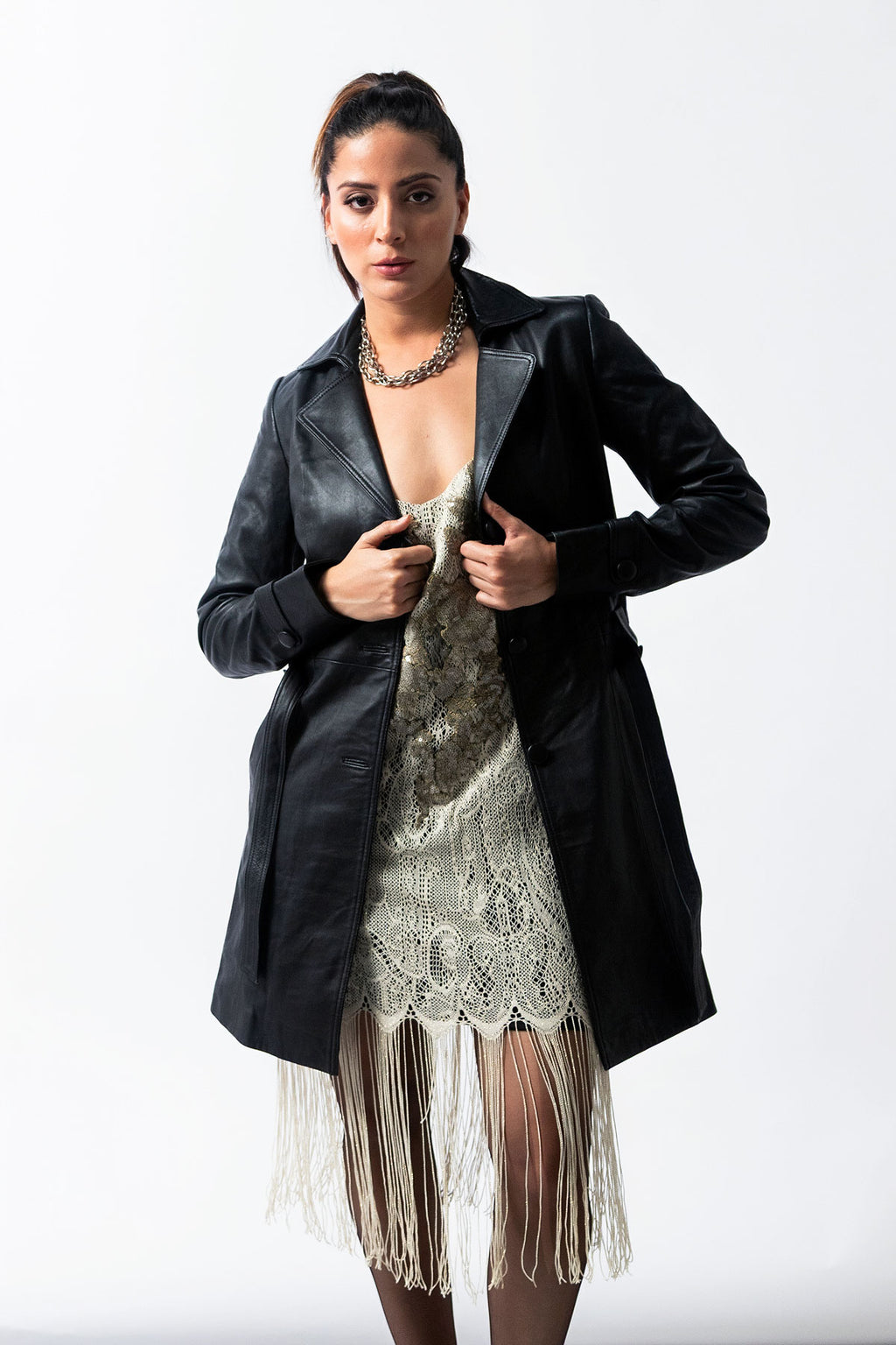 ABRIGO DE PIEL CON CINTO