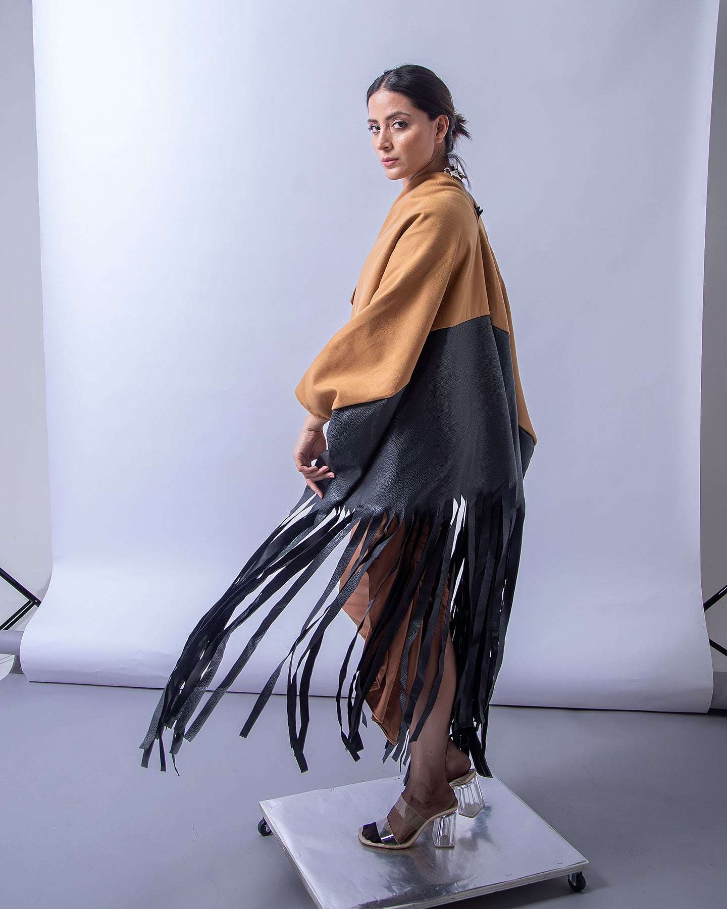 CAPA GABARDINA CON FLECOS UNITALLA CAMEL