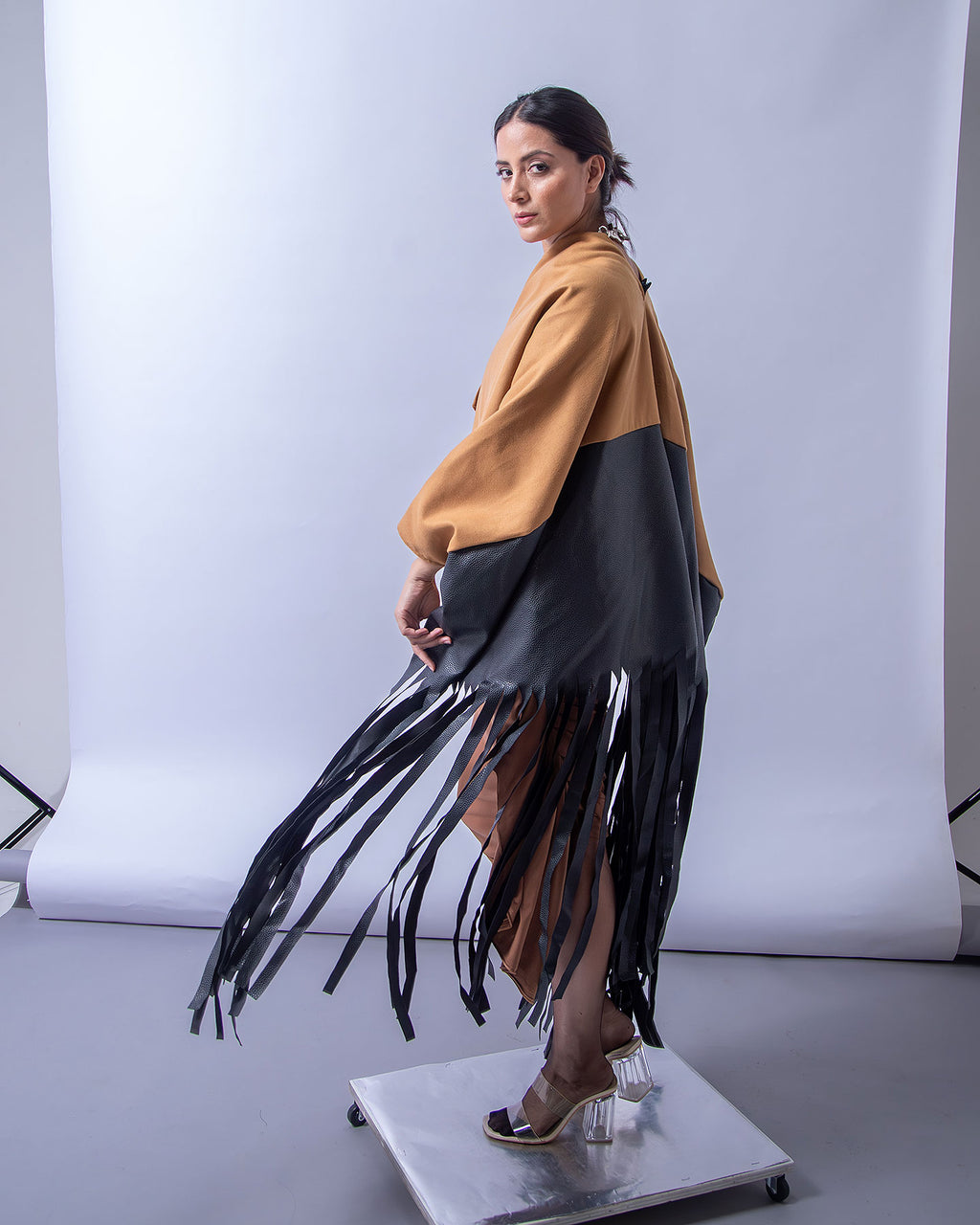 CAPA GABARDINA CON FLECOS UNITALLA CAMEL