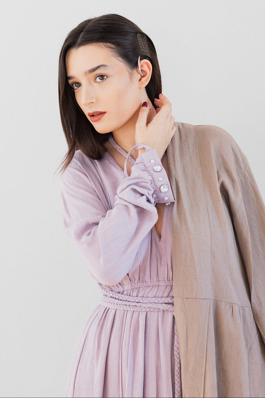 CROSSED EAR CUFF